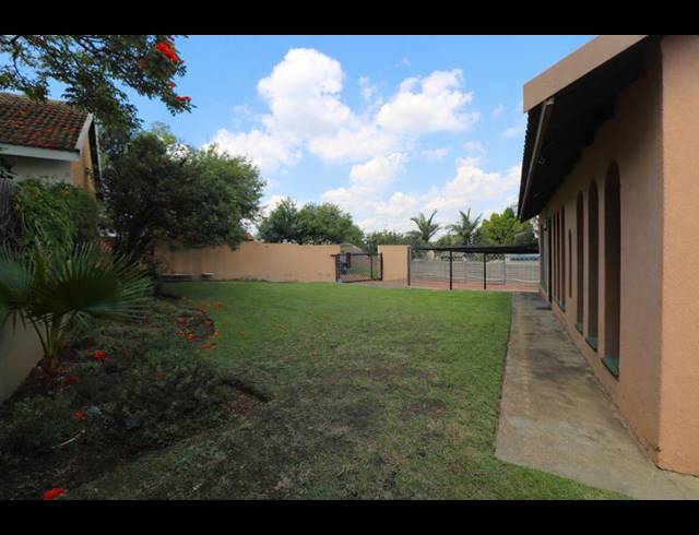 2 BEDROOM HOUSE FOR SALE IN SHARONLEA